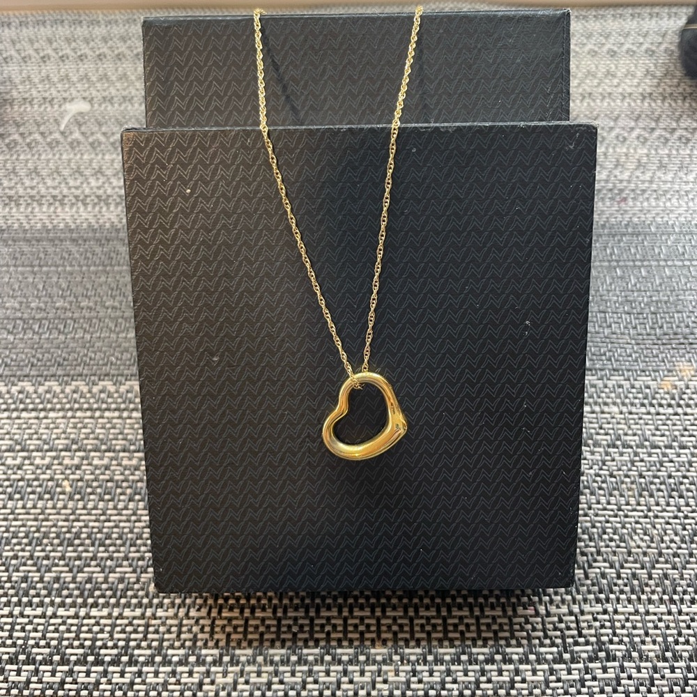 Gold heart necklace